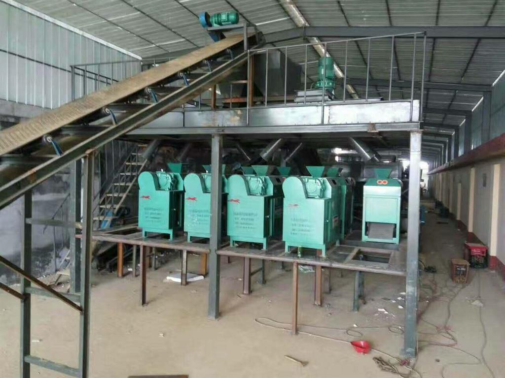 <strong>復(fù)合肥設(shè)備</strong>